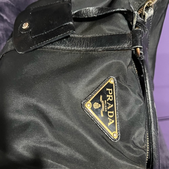 COPY - 100% AUTHENTIC Prada tote - Picture 13 of 16